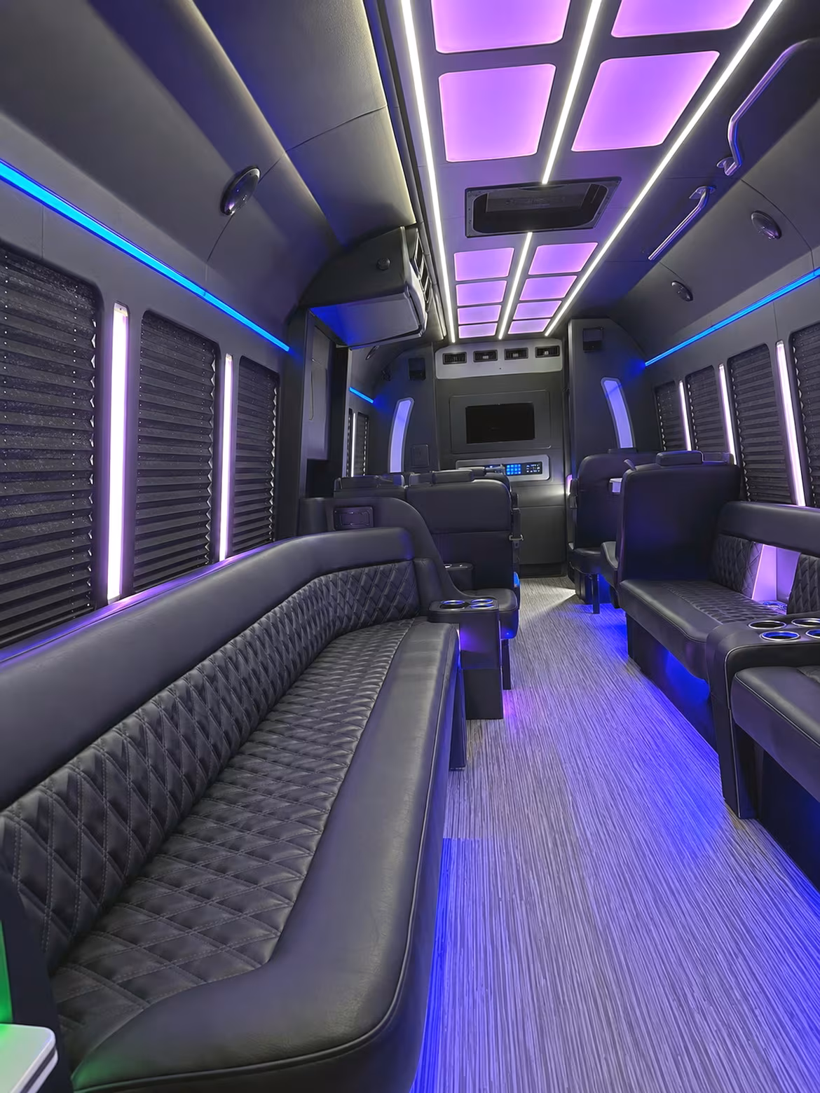 bus rentals for corporate groups visiting mount rushmore and the badlands
